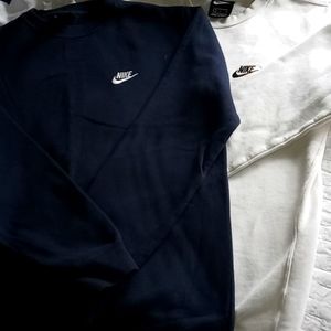 (2) Nike crew neck sweatshirts